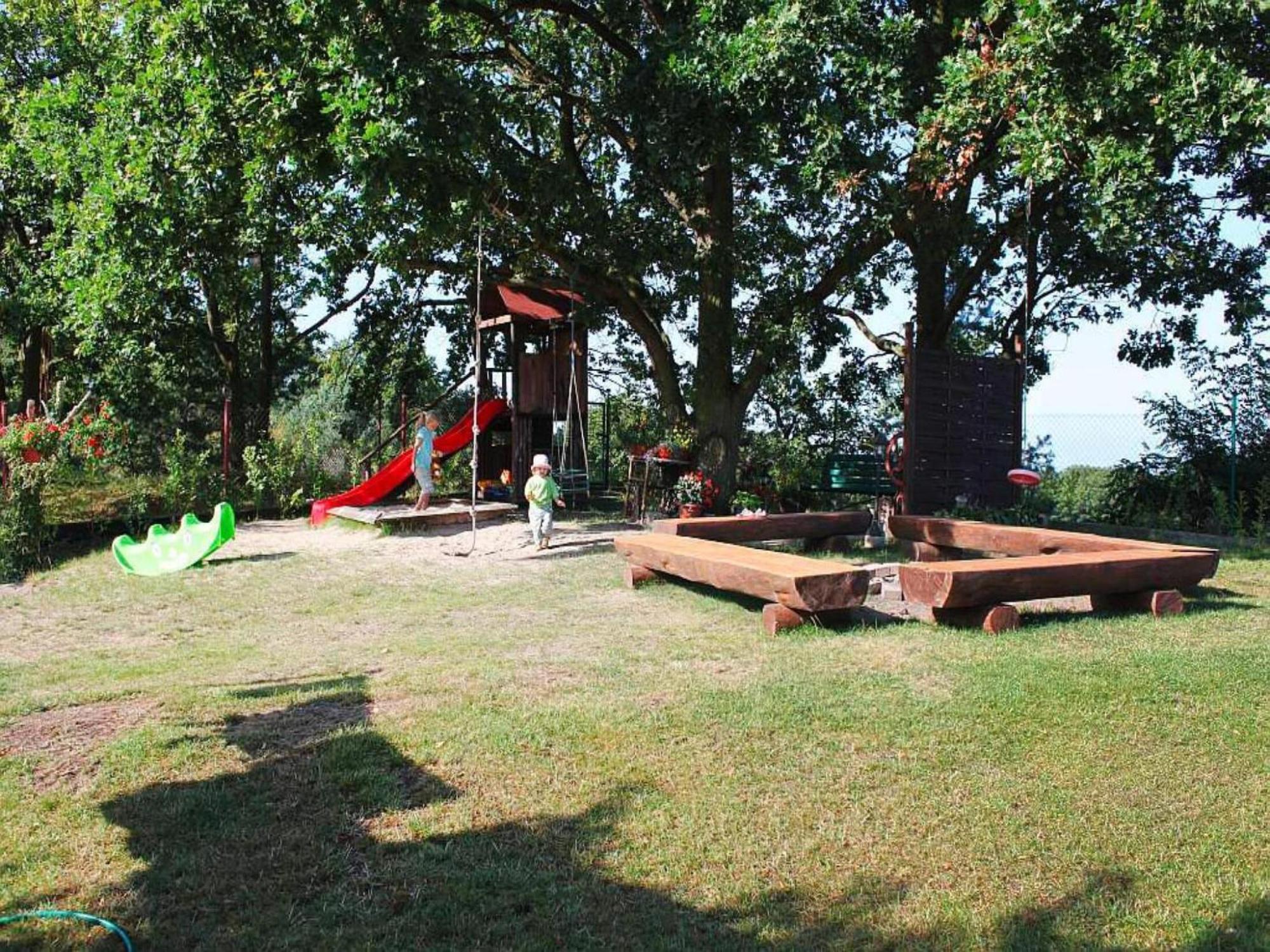 Bungalow In Miedzyzdroje With A Terrace 外观 照片